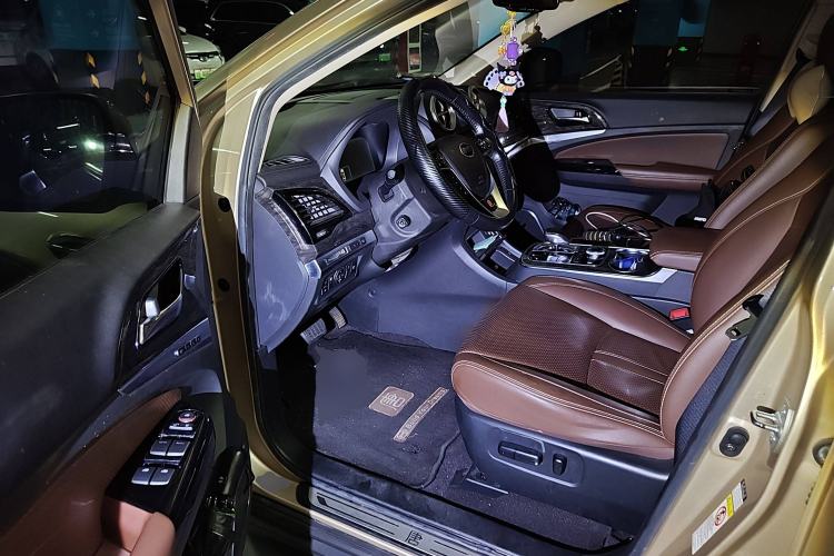 Used BYD Tang New Energy 2015 2.0T Four-Wheel-Drive Flagship Model