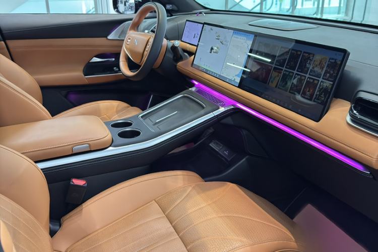 Used XPeng G9 2025 625 Long-Range Max Interior 1