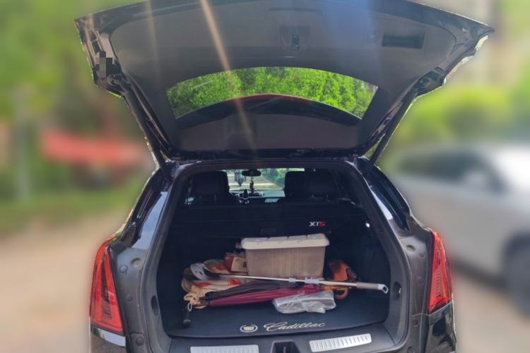 Used Cadillac XT5 2022 2.0T Two-Wheel Drive Luxury Version Trunk