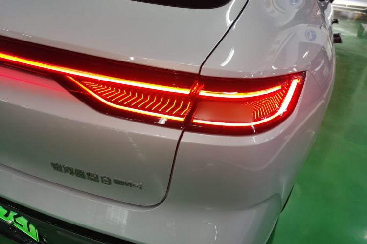 Used Geely Galaxy 8 2025 130km EM-i Flagship Edition Right Rear Taillight