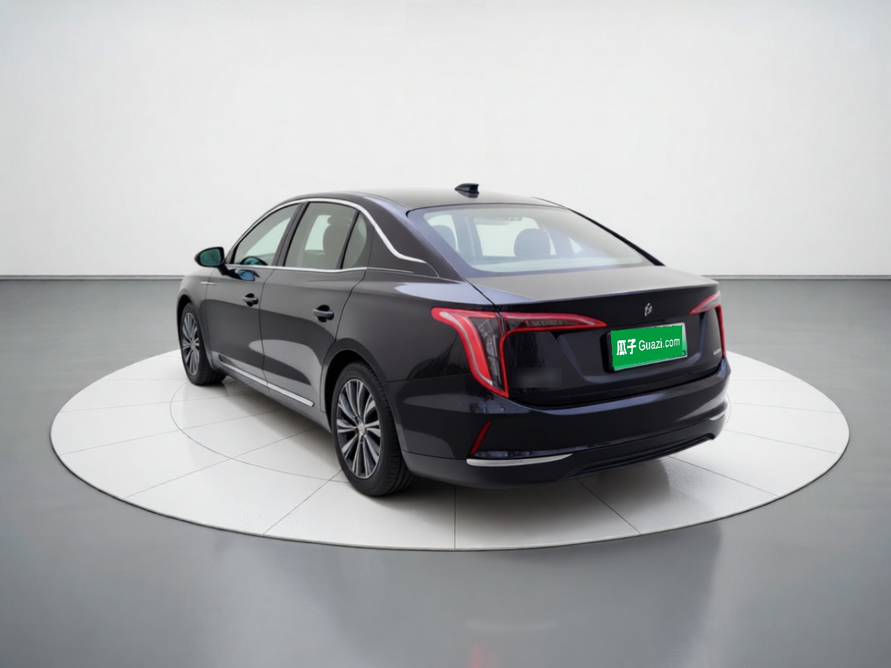 Hongqi E-QM5 2023 620km PLUS — снимка 4