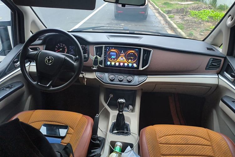 Used FORTHING Lingzhi 2020 M5L 1.6L Base Model 7 Seats Center Console