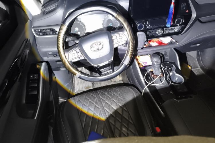 Used Toyota Highlander 2023 2.5L Smart Electric Hybrid Dual-Engine Two-Wheel Drive Elite Version 5 Seats Steering Wheel