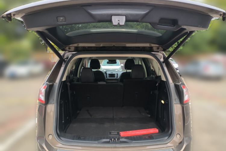 Used Ford Edge 2015 2.0T GTDi Two-Wheel-Drive High-Line Version