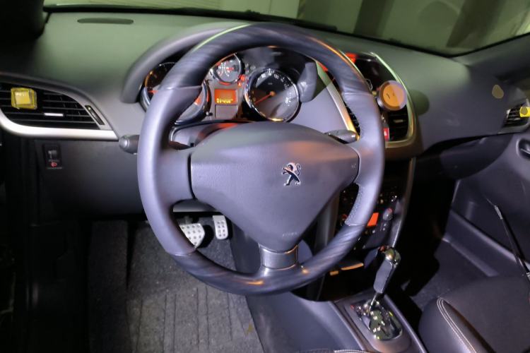 Used Peugeot 207 2013 1.6L CC Automatic Fashion Edition Steering Wheel