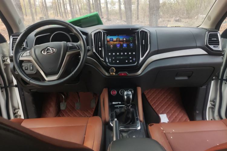 Used CHANGAN OSHAN CX70 2017 Facelifted CX70T 1.5T Manual High-Performance Edition Center Console