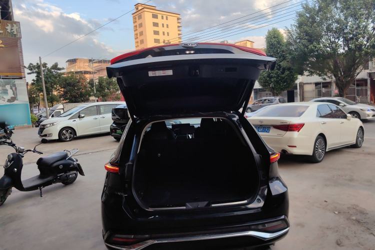 Used Toyota Venza 2023 2.0L CVT Two-Wheel Drive Prestige Version