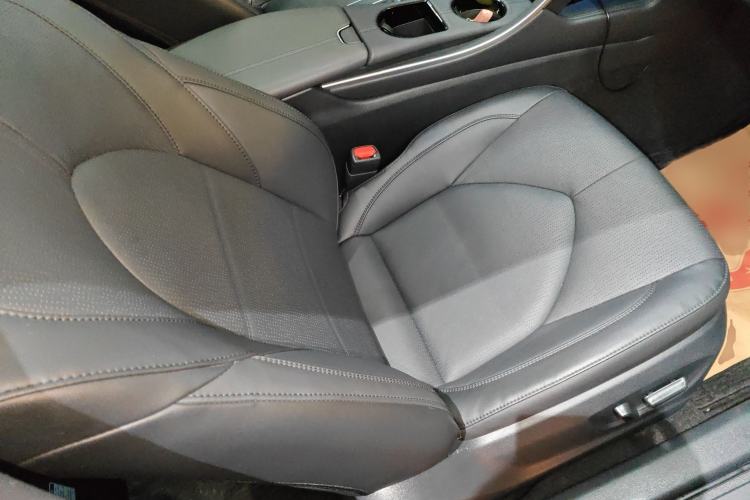 Used Toyota Avalon 2019 Dual-Engine 2.5L Luxury Edition China VI Standard