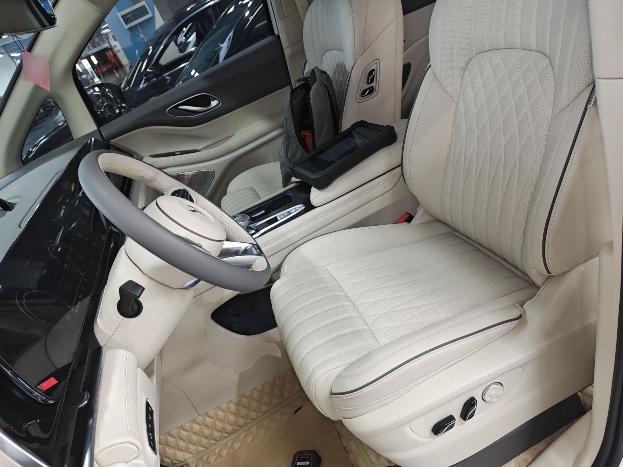 Переднее сиденье в автомобиле