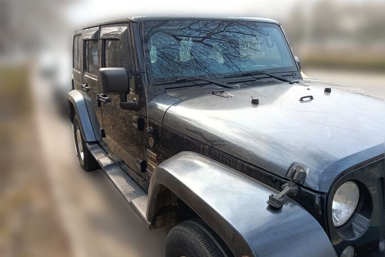 Used Jeep Wrangler 2014 2.8TD Sahara Four-Door Edition
