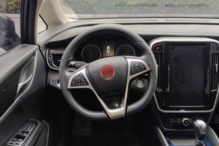 Used BYD Song MAX 2017 1.5T Automatic Smart Connect Elite 7-Seater Steering Wheel