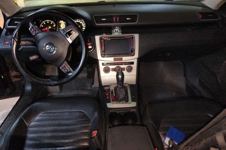 Used Volkswagen Magotan 2013 1.8TSI Luxury Model Center Console