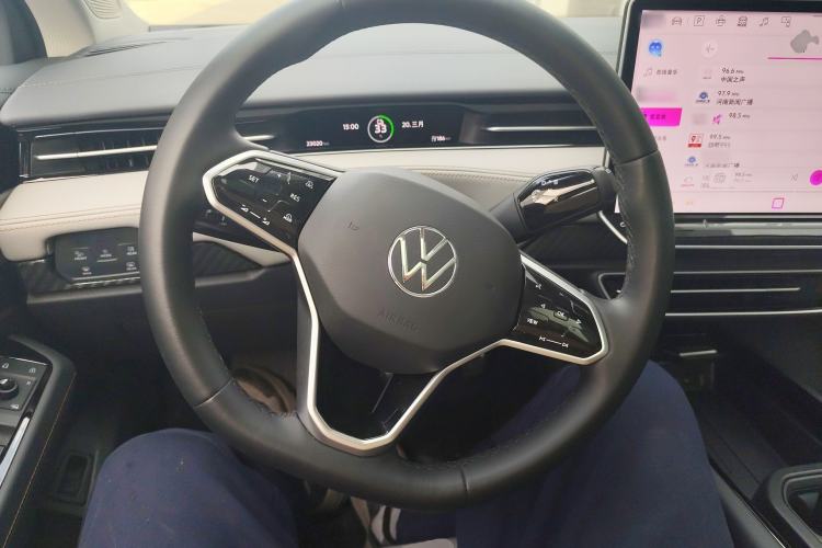 Used Volkswagen ID.7 VIZZION 2024 AIR model Steering Wheel