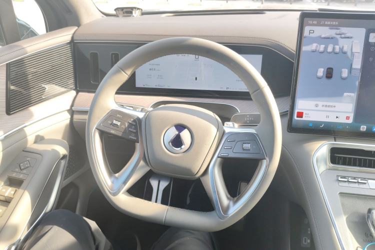 Used Denza N9 2025 Flagship Model
