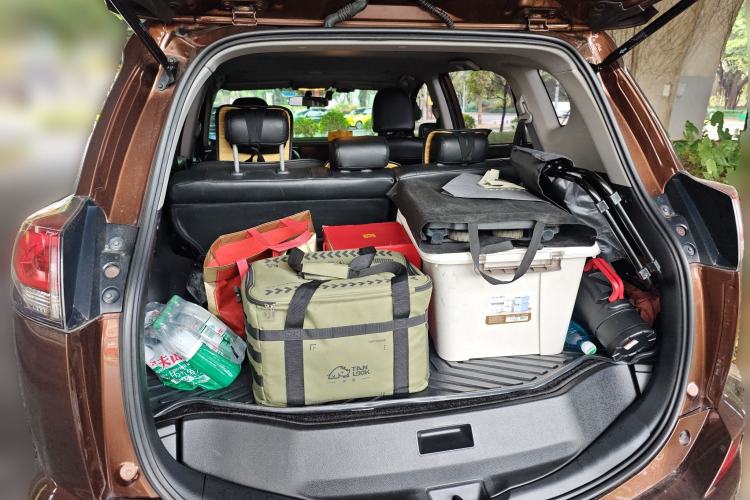 Used Toyota RAV4 2016 2.0L CVT Two-Wheel Drive Fashion Edition China V Standard
