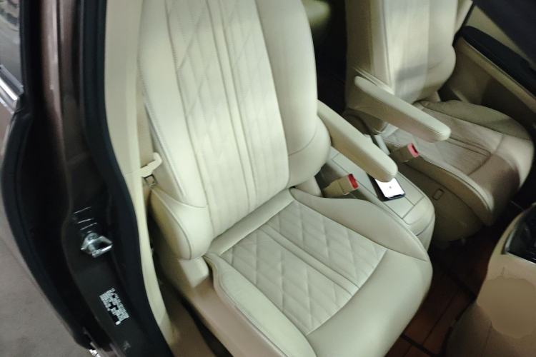 Used Buick GL8 2023 Land Executive Class 652T Luxury Model