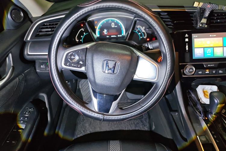 Used Honda Civic 2016 220TURBO CVT Luxury Edition
