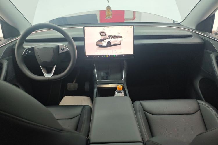 Used Tesla Model Y 2025 Long-Range All-Wheel-Drive Version