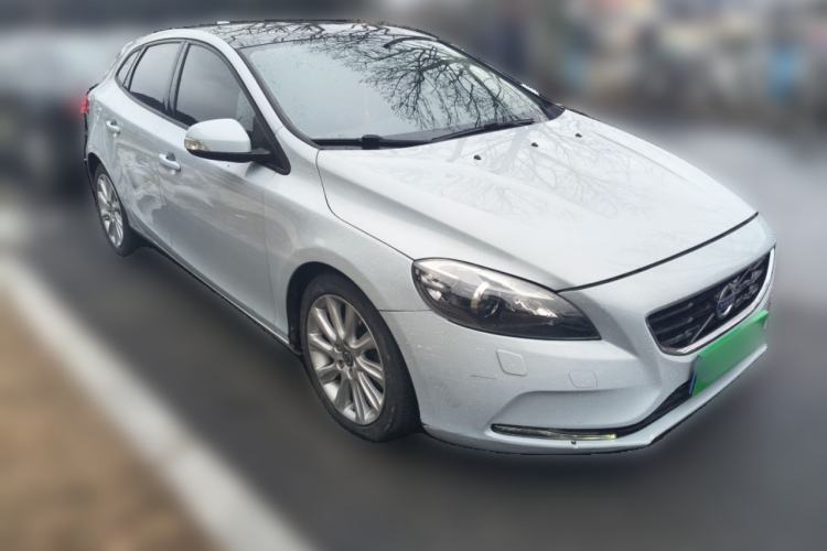 Used Volvo V40 2015 1.6T Zhiyi Edition
