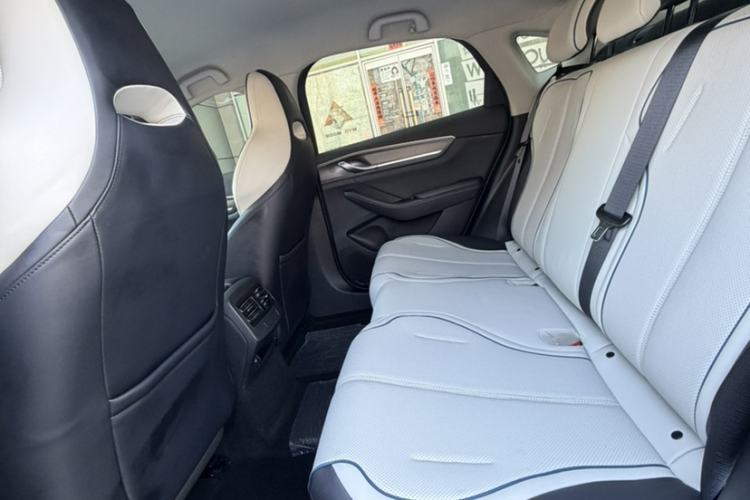 Used BYD Destroyer 05 2024 HONOR Edition DM-i 55KM Luxury Model Interior 2