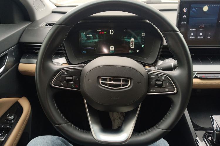 Used Geely Auto Emgrand L HiP 2024 Champion Edition 1.5TD-DHT Pro 100KM Excellence Model
