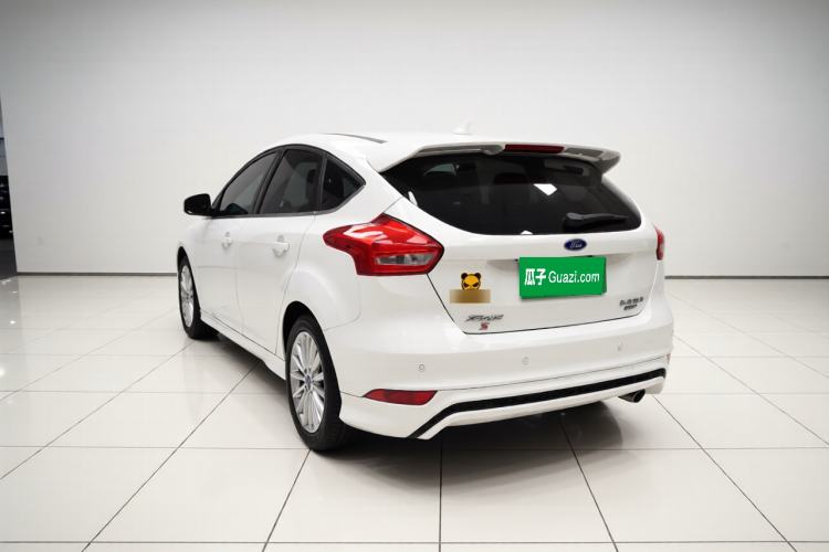 Used Ford Focus 2018 Hatchback Classic EcoBoost 180 Automatic Sport Edition Exterior 3