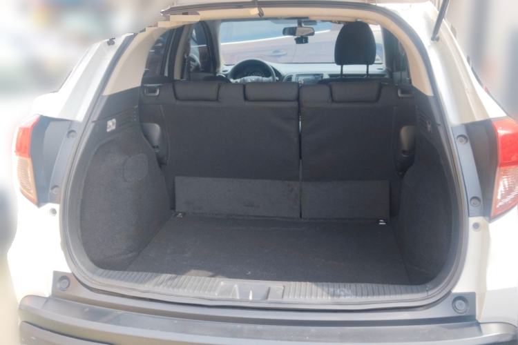 Used Honda Vezel 2015 1.5L CVT two-wheel drive Comfort trim Trunk