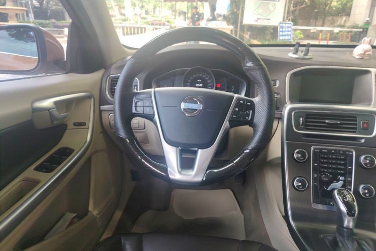 Used Volvo S60 2014 S60L 2.0T Zhiyuan Edition