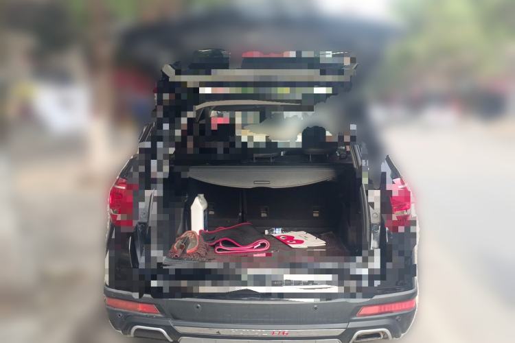 Used Haval H6 2013 Upgraded Model 1.5T Manual Two-Wheel Drive Prestige Version
