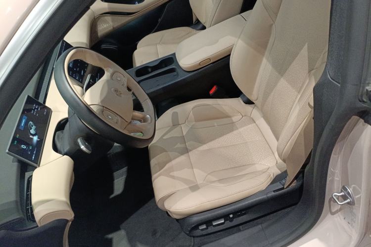 Used Nio ET5 2024 75 kWh Left Front Seat