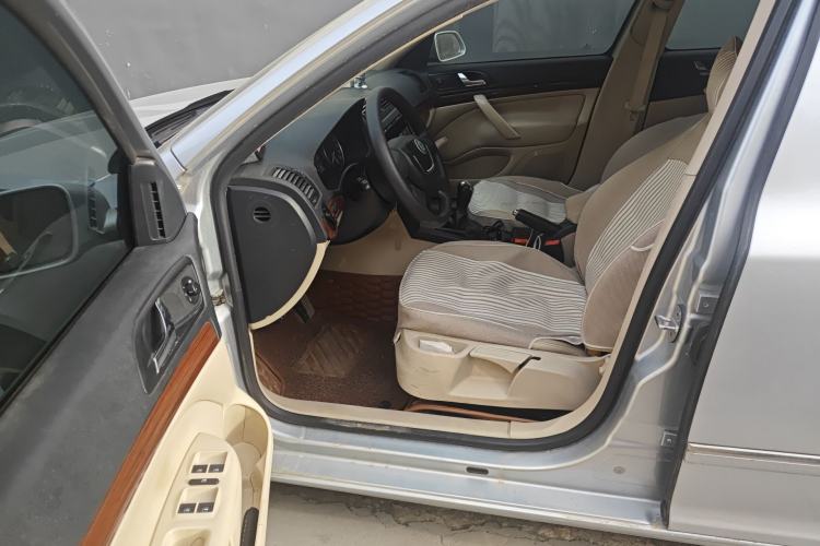 Used Skoda Octavia 2010 2.0L Manual Yijun Edition