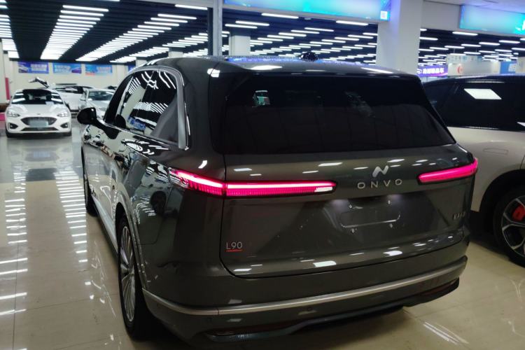 Used ONVO Luxeed L90 2025 Model—Ultra Six-Seater Version
