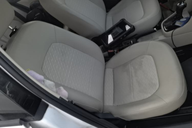 Used Skoda Rapid 2015 1.6L Automatic Smart Selection Model Right Front Seat