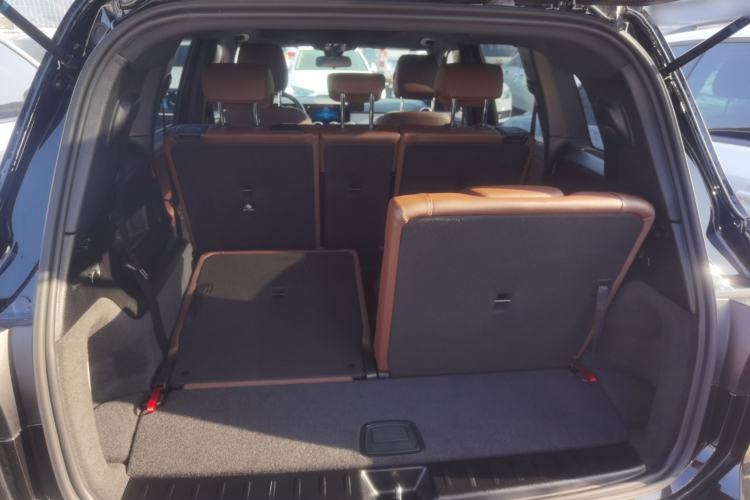 Used Mercedes-Benz GLB 2022 Second Facelift GLB 200 Fashion Edition Trunk