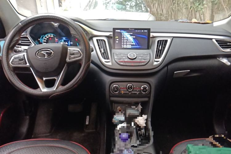 Used Soueast DX7 2017 1.5T Automatic Luxury Model Center Console