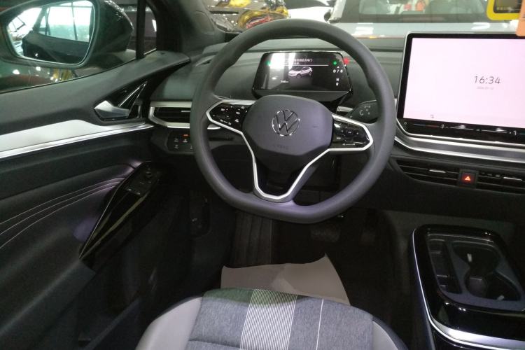 Used Volkswagen ID.4 CROZZ 2025 Pure Edition