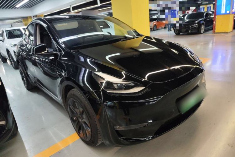 Used Tesla Model Y 2023 Long-Range All-Wheel-Drive Version
