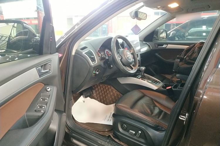 Used Audi Q5 2017 Plus 40 TFSI Technology Model Driver Seat