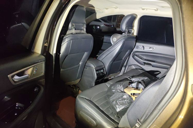 Used Ford Edge 2016 EcoBoost 245 Two-Wheel-Drive Platinum Edition 7-Seater
