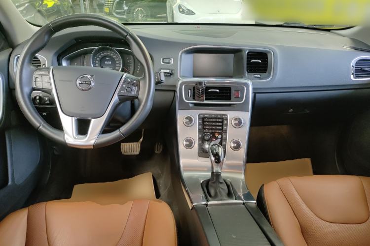 Used Volvo S60 2019 S60L Facelift T5 Intelligent Advanced Edition Center Console