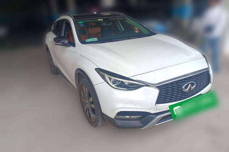 Used Infiniti QX30 2017 2.0T Four-Wheel Drive Sport Edition Front Right 45 Deg