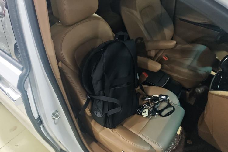 Used Buick GL8 2020 ES Land Cruiser 653T Luxury Model
