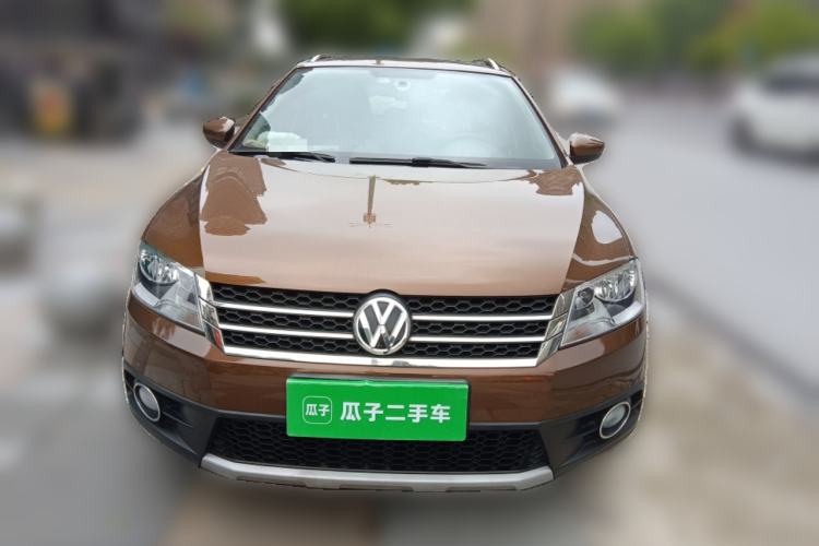 Used Volkswagen Cross Lavida 2014 1.6L Automatic