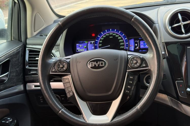 Used BYD S7 2017 2.0T Automatic Prestige Edition Steering Wheel