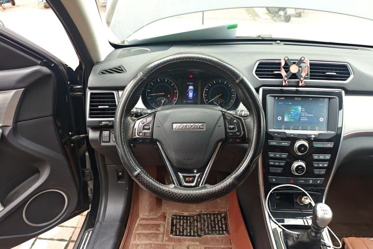 Used Haval H2 2016 Red-Label 1.5T Manual Two-Wheel Drive Luxury Model