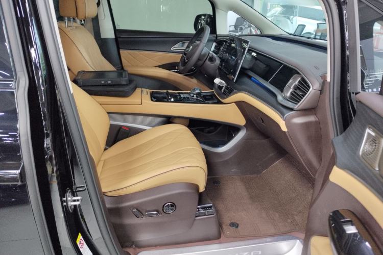 Used Denza D9 2024 DM-i 980 Four-Wheel Drive Prestige Model Right Front Seat