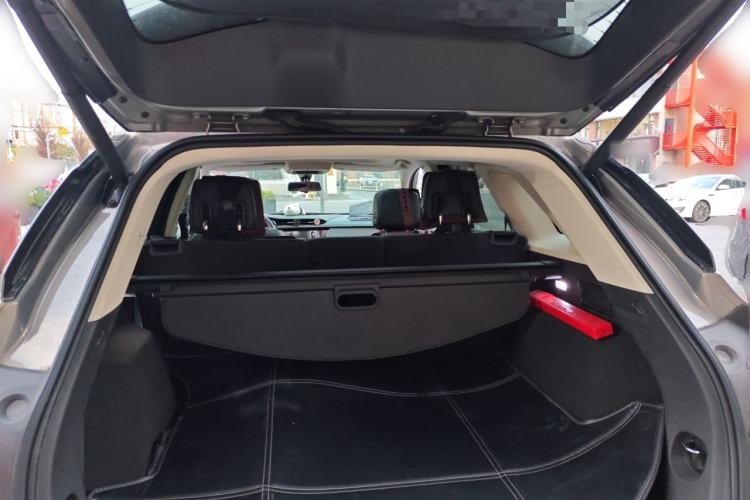 Used Cadillac XT5 2018 25T Luxury Model Trunk