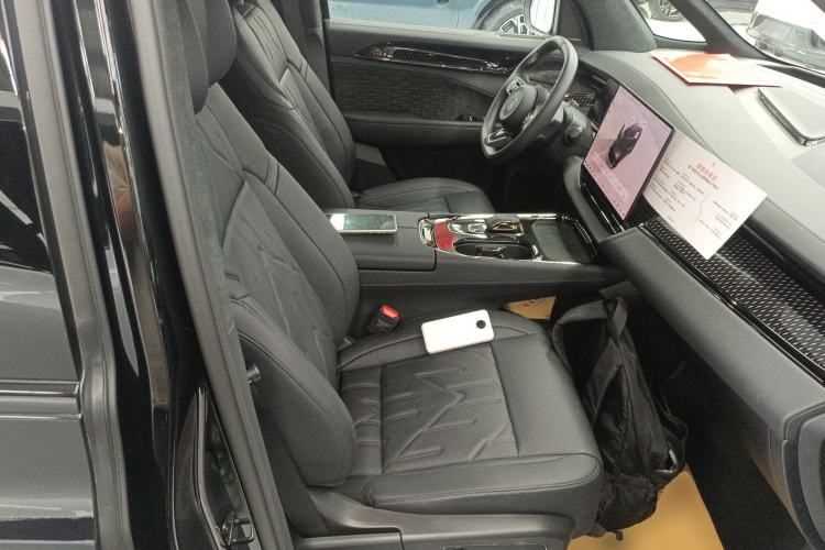 Used Zeekr 009 2024 7-Seater Walk-Through Version Four-Wheel Drive 108 kWh Right Front Seat