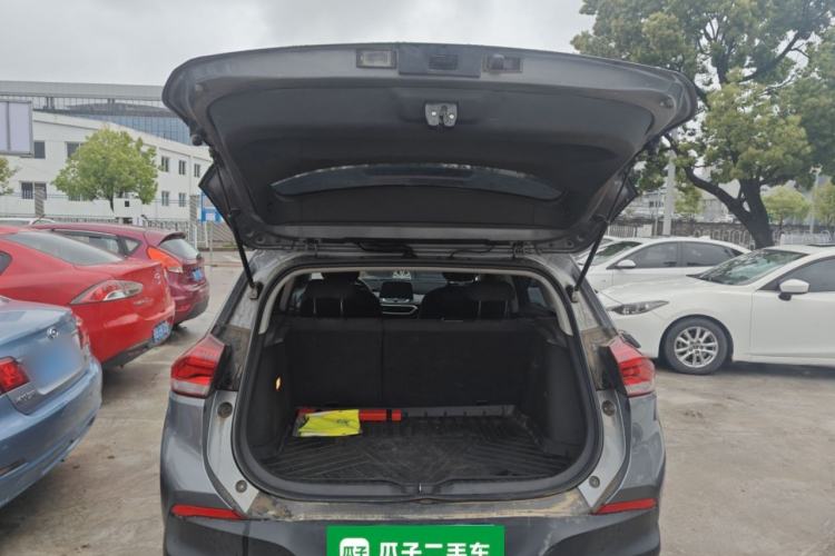 Used Chevrolet Trax 2019 Redline 335T CVT Trendy Version China VI Standard
