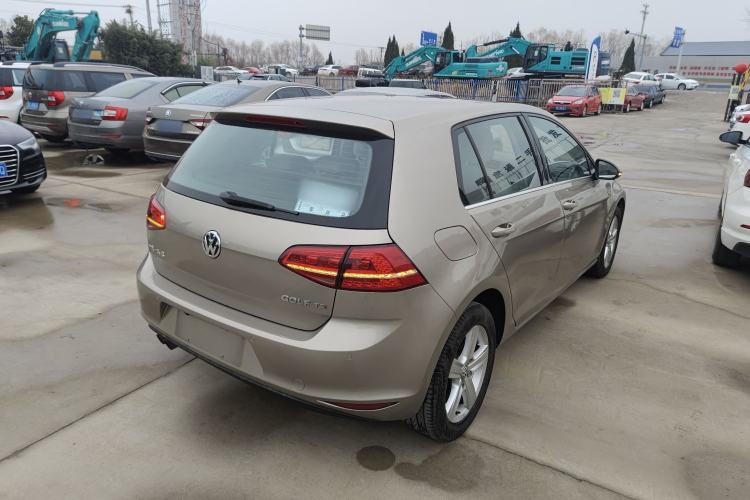 Used Volkswagen Golf 2014 1.4TSI Automatic Luxury Model
